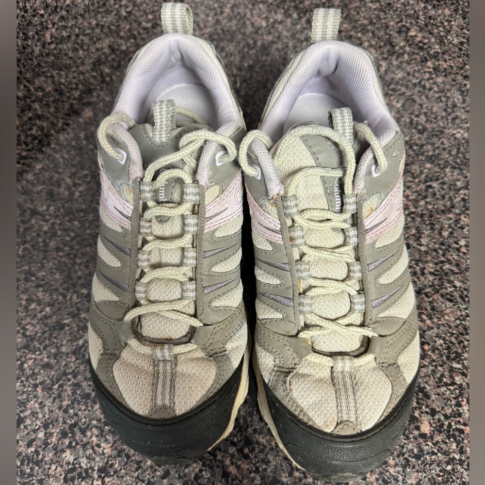 Columbia Womens Size 6.5 Shoes with Omni-Grip Soles